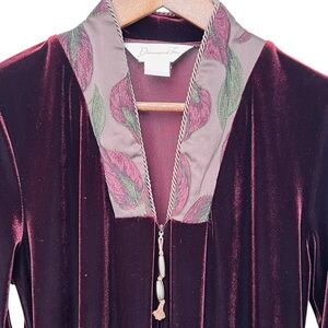 Diamond Tea Burgundy Velvet Front Zip Robe Hostess Gown with Tapestry Trim SM